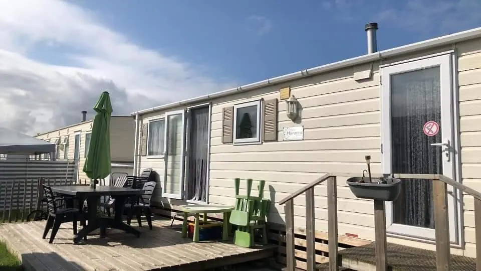 Holiday home Luxe Vakantiechalet Met Omheinde Tuin Bredene 6Pers